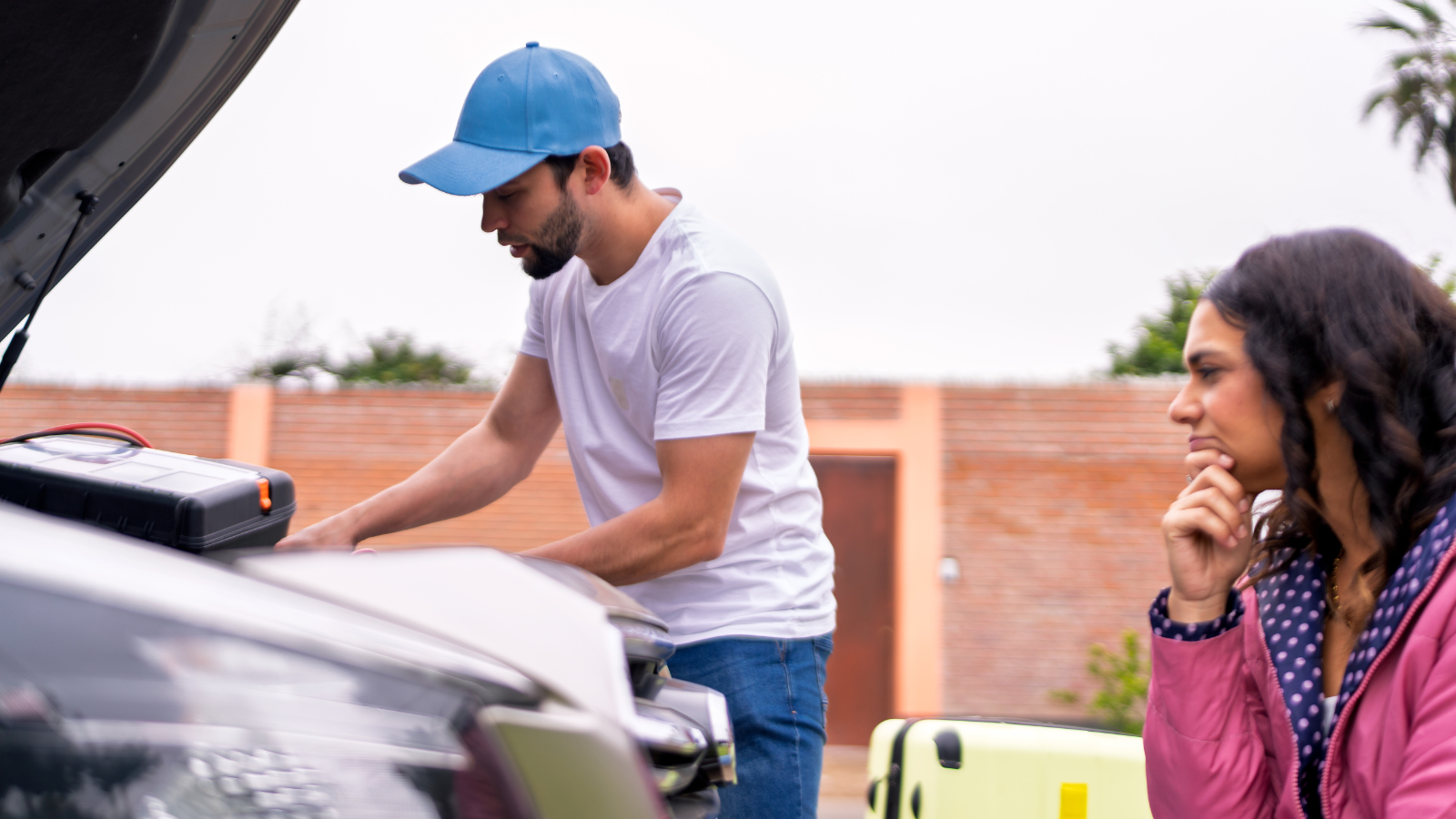 Unexpected Car Trouble? How Roadside Assistance Services Can Help