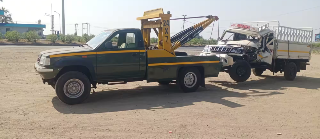 Tempo Towing Services in Bhachau