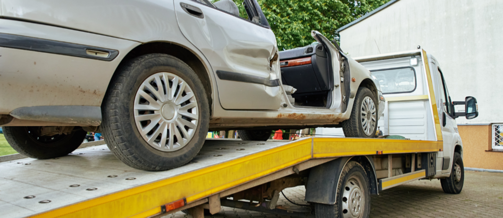 Tow truck for accident Patan