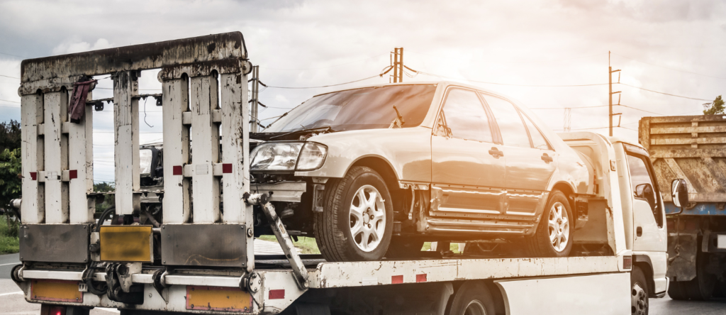 Tow truck for insurance claims Porbandar